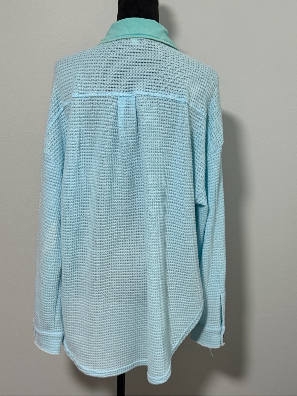 DAVI & DANI Waffle Knit Button Down Shirt - Medium - Picture 4 of 6
